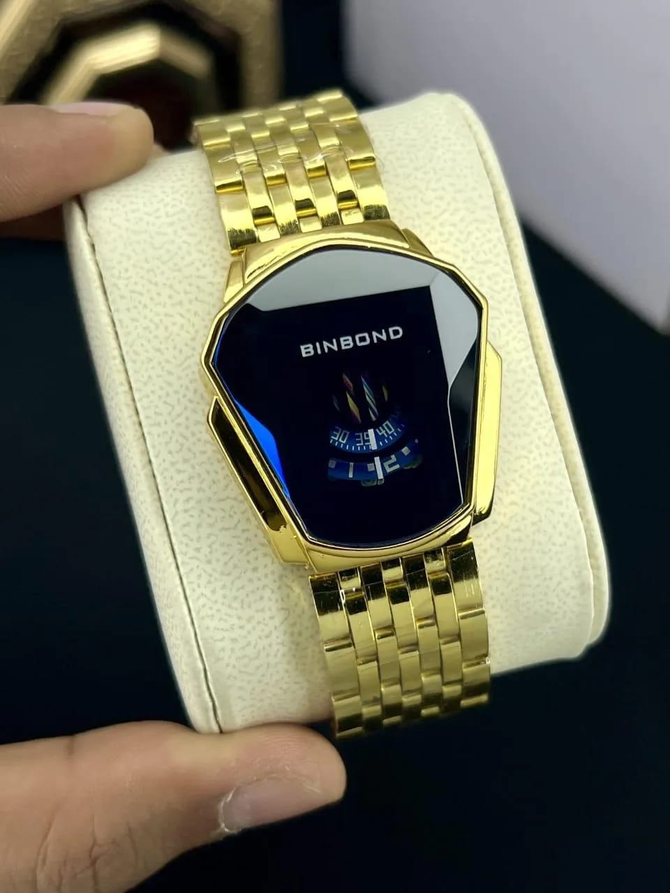 Chic Women's Square Dial Watch with Chain Strap